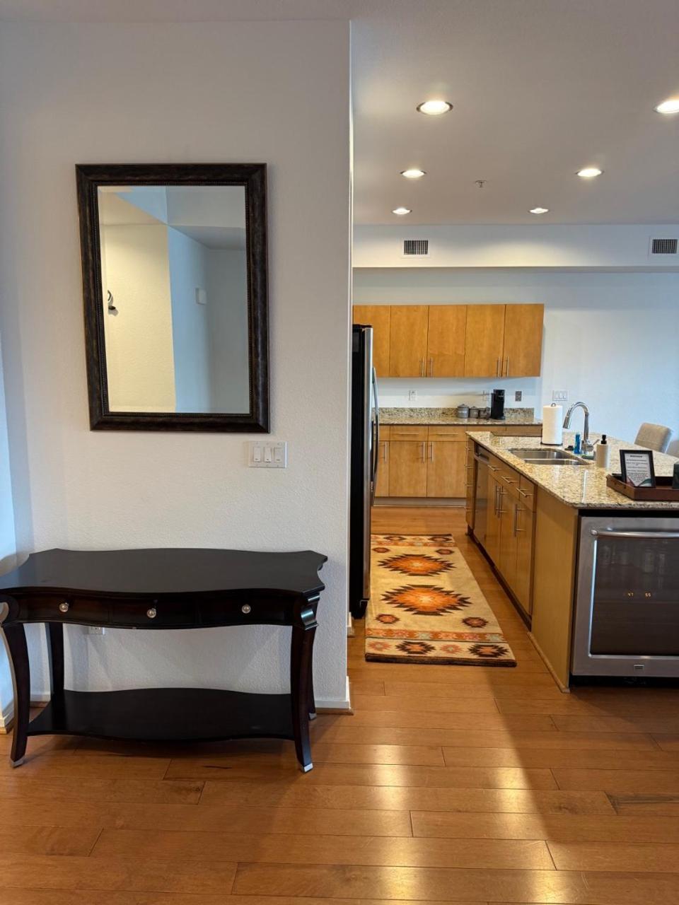 Step Out To Historic Old Town 2 King/2bath W/pool *