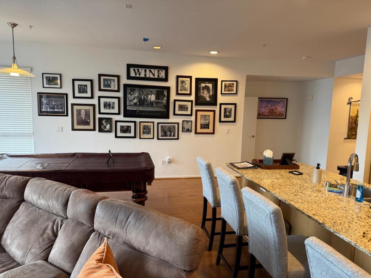 Step Out To Historic Old Town 2 King/2bath W/pool *