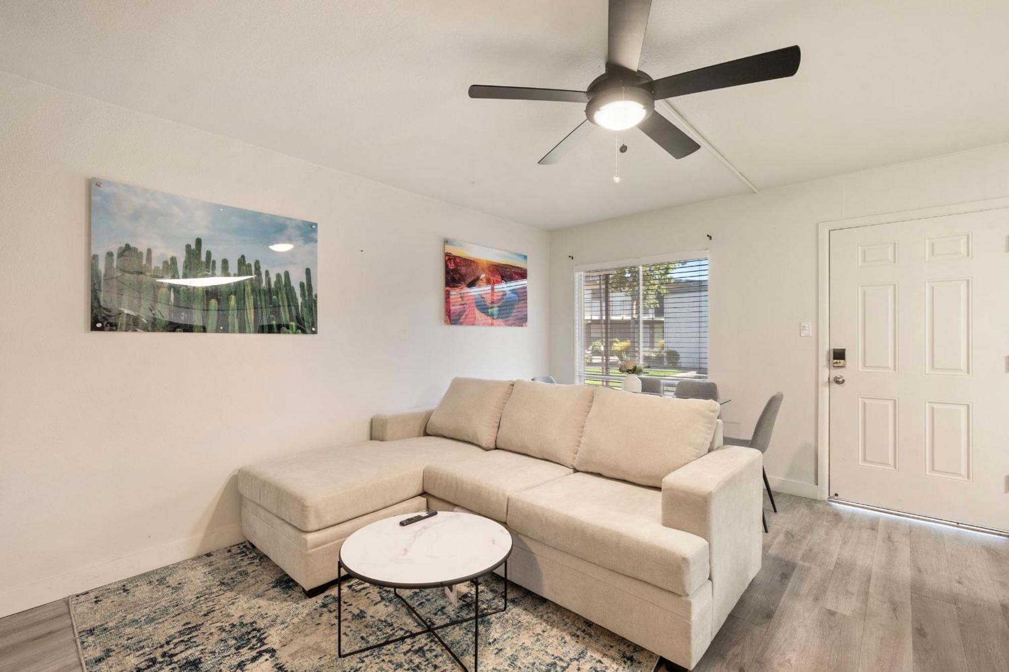 Trendy 2b2b With Free Parking Apartment