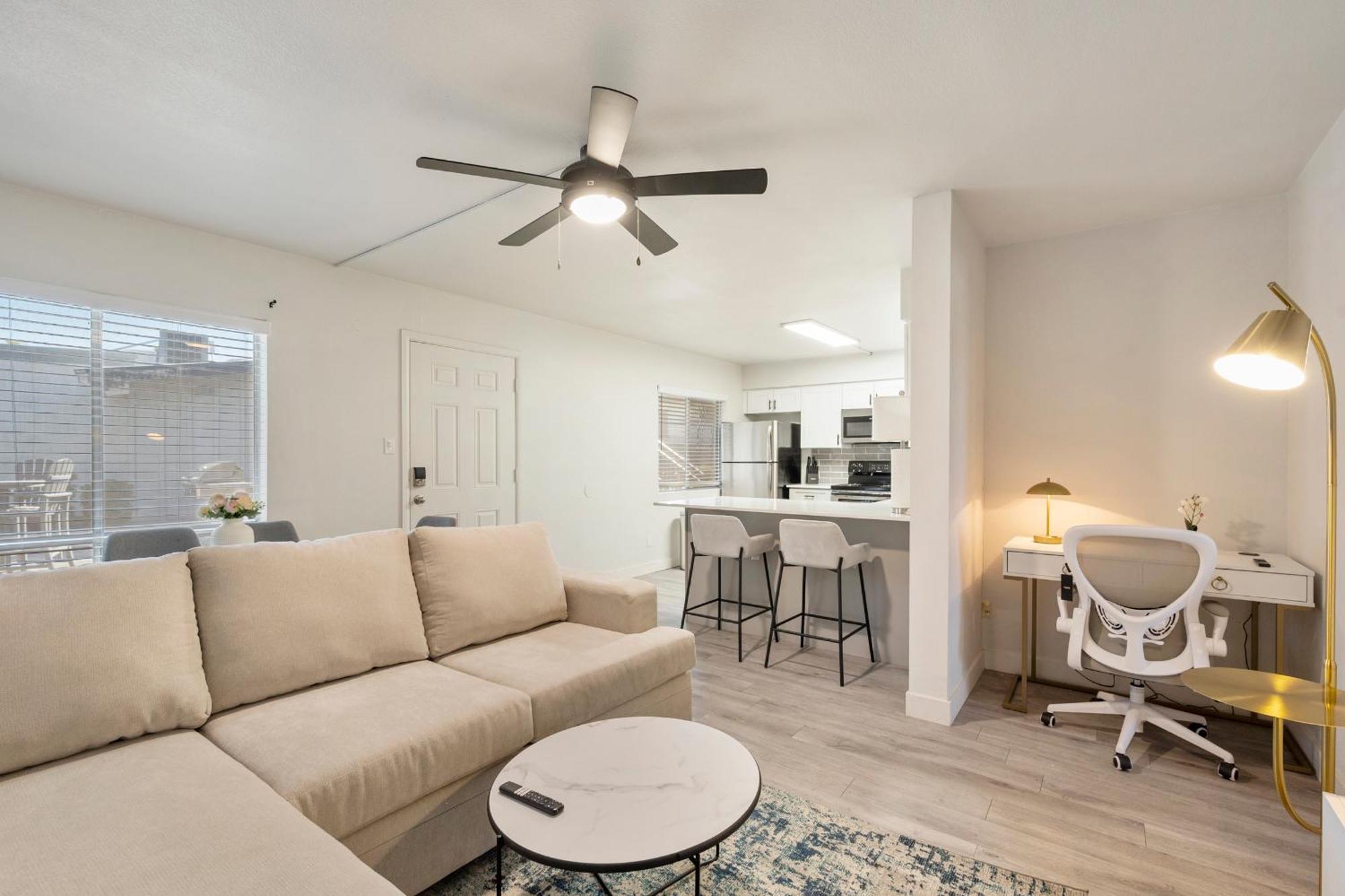 Apartment Trendy 2b2b With Free Parking