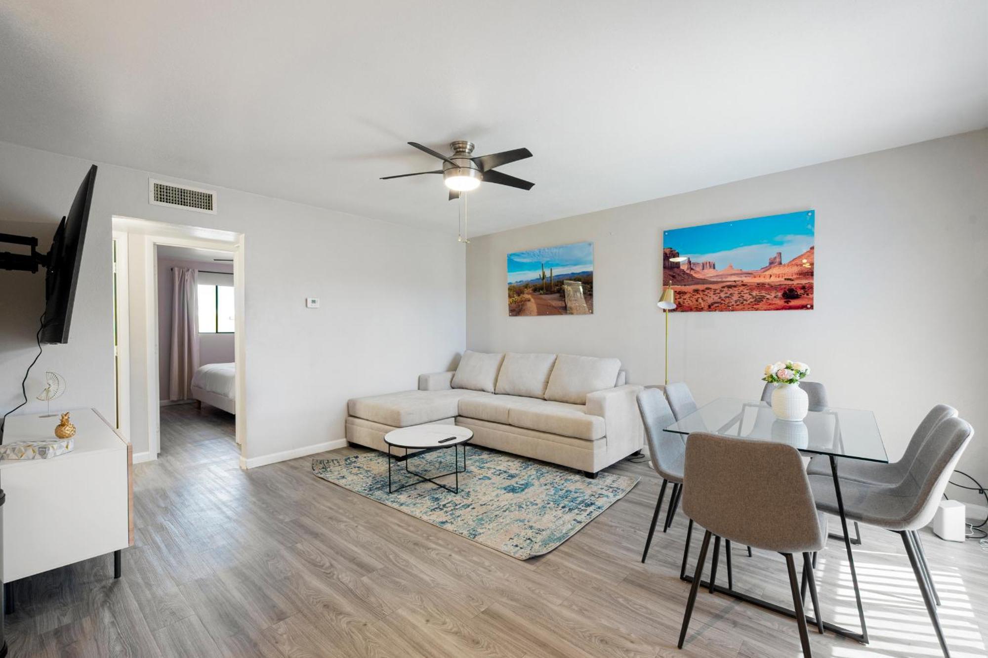 Modern 2br Escape With Pool & Free Parking Apartment *