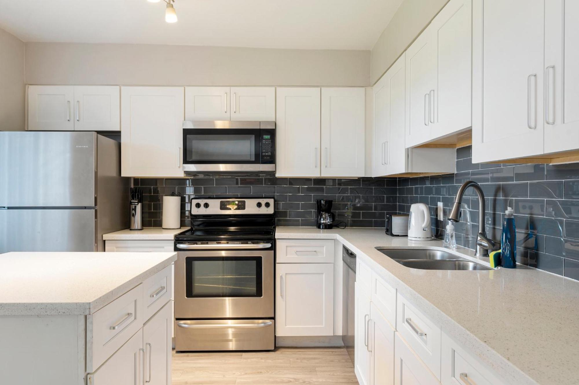 Modern 2b1b With Pool Access * Scottsdale