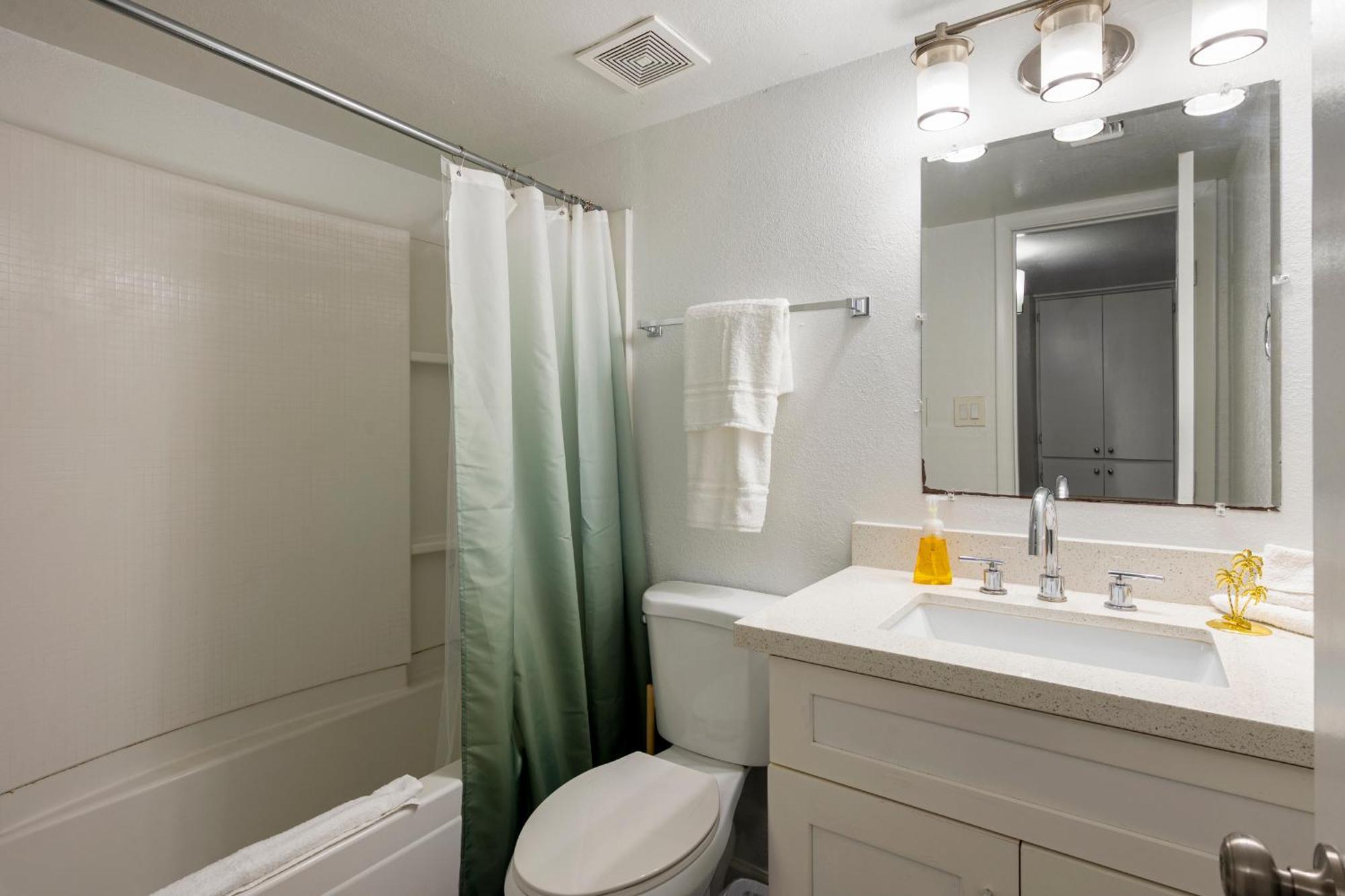 Apartment Modern 2b1b With Pool Access *