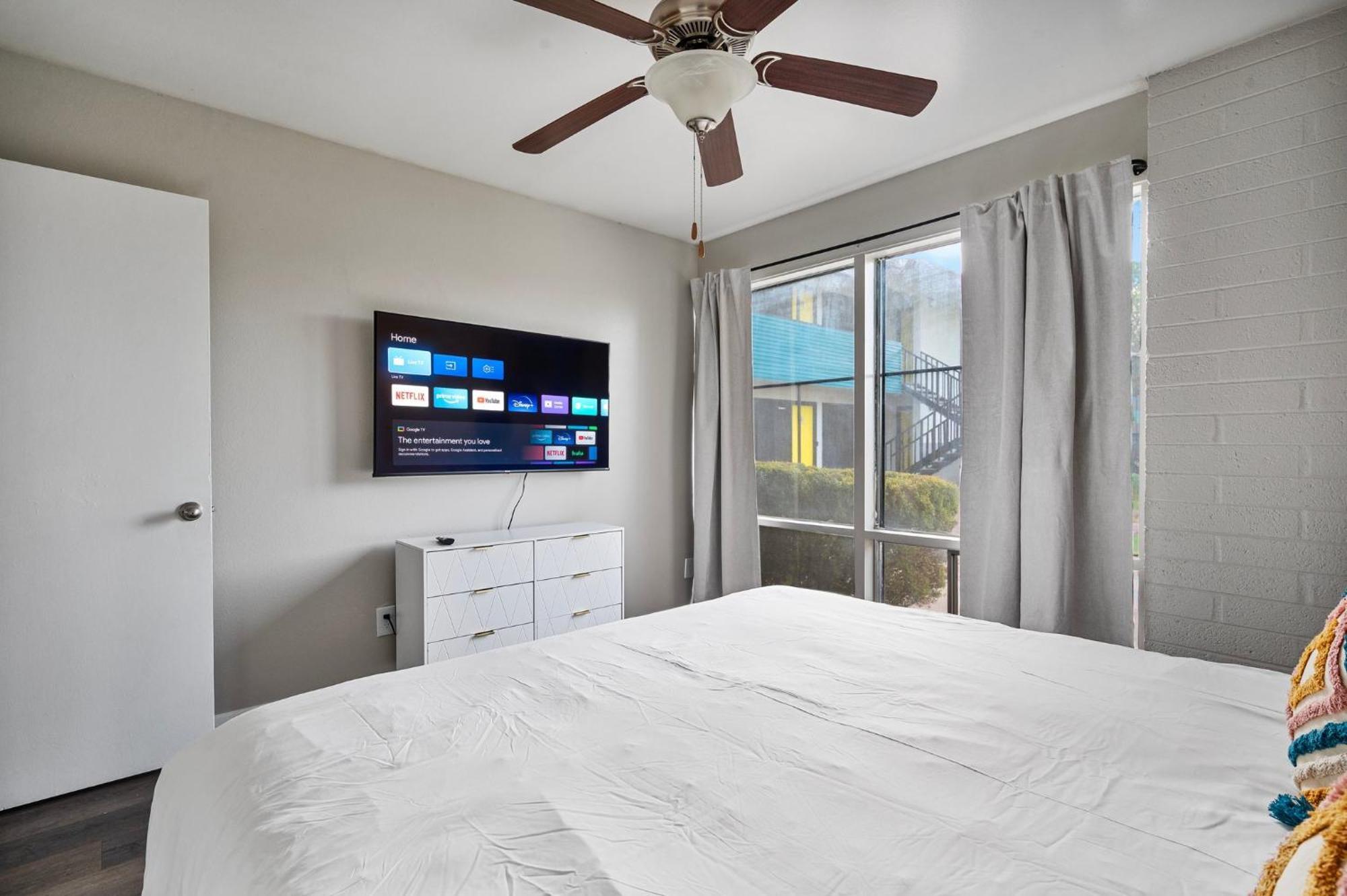 Modern 2b2b Haven In Scottland Apartment Scottsdale