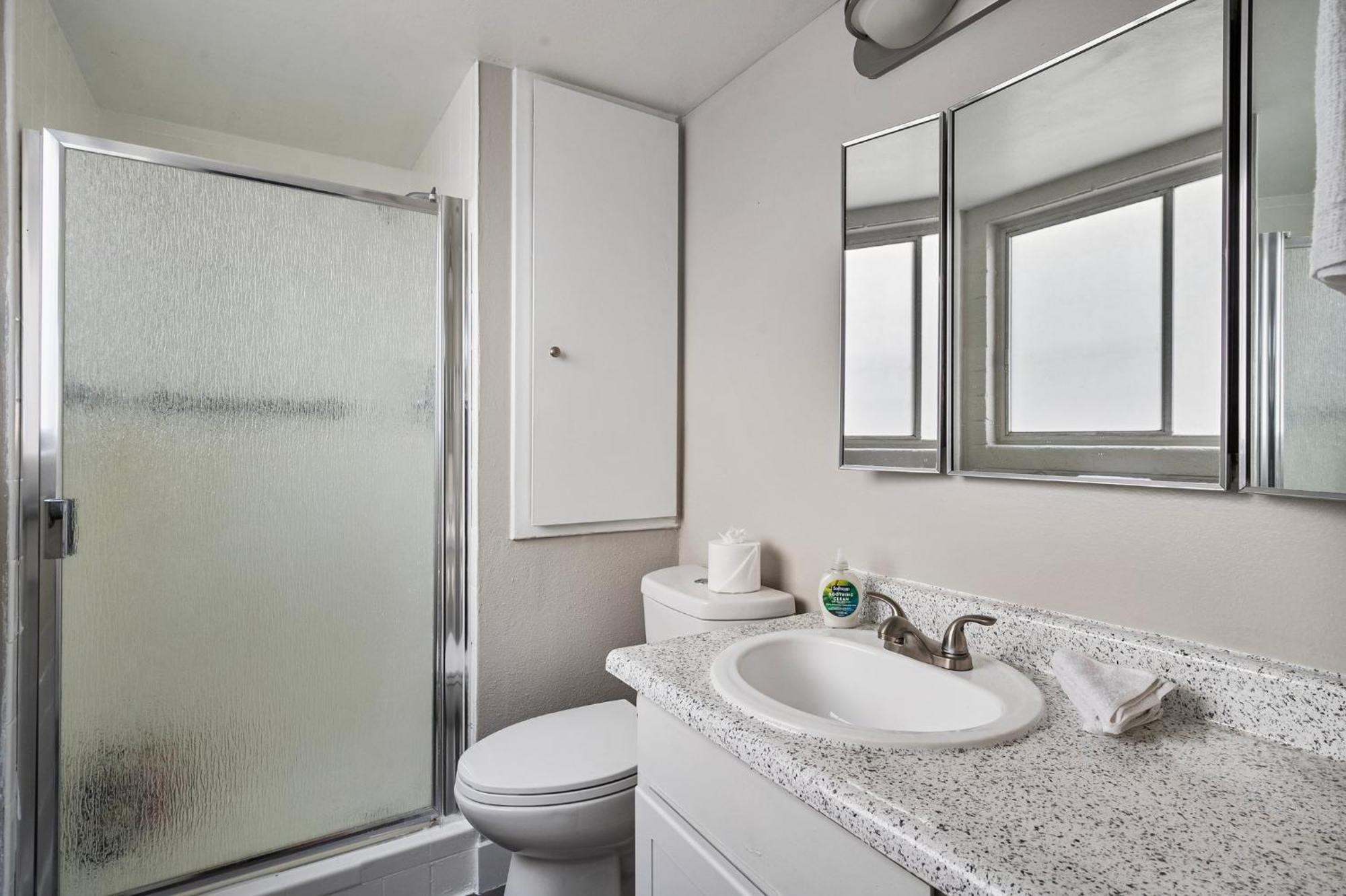 Modern 2b2b Haven In Scottland Apartment Scottsdale