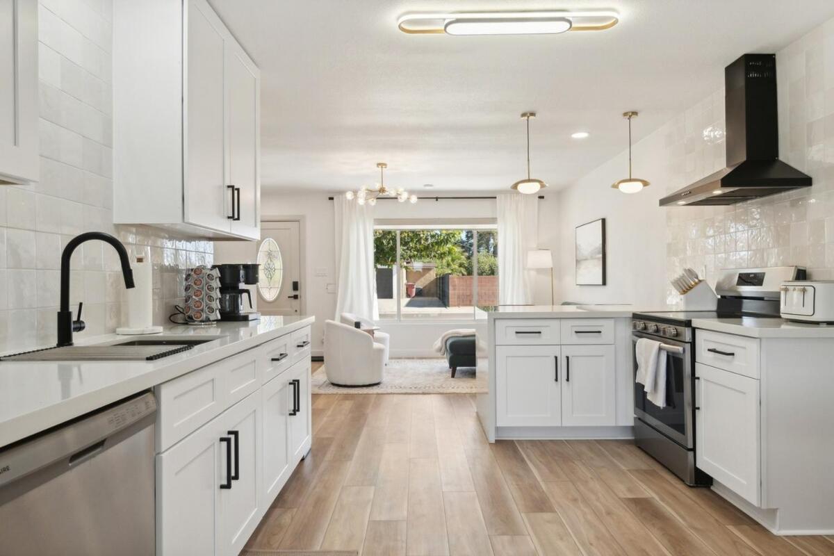 Renovated With Pool 3 Miles From Old Town Scottsdale