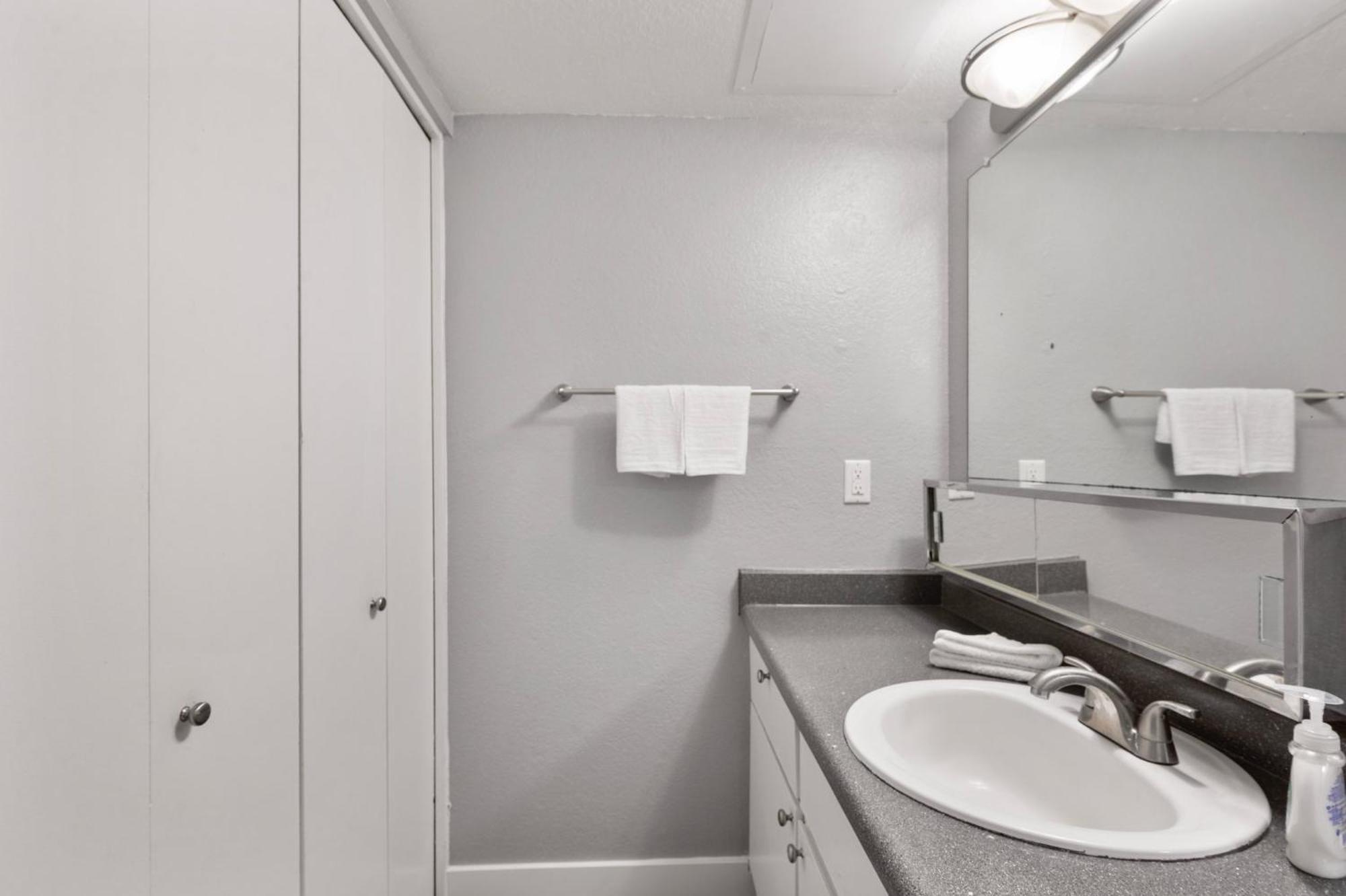 Modern 1b1b Retreat With Free Parking Scottsdale