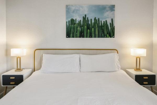 Apartment Chic 1-bedroom Haven In *