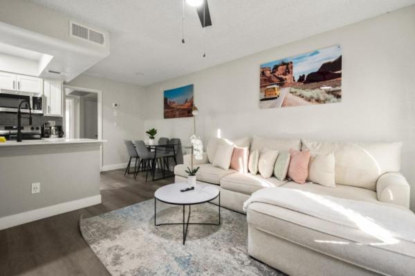 Chic 1-bedroom Haven In Apartment Scottsdale