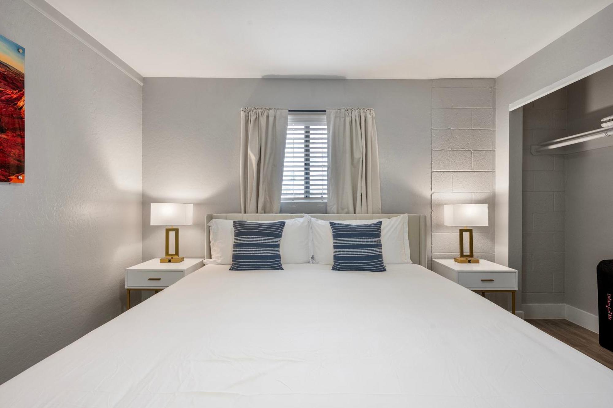 Cozy Modern 2b2b With Free Parking Apartment *
