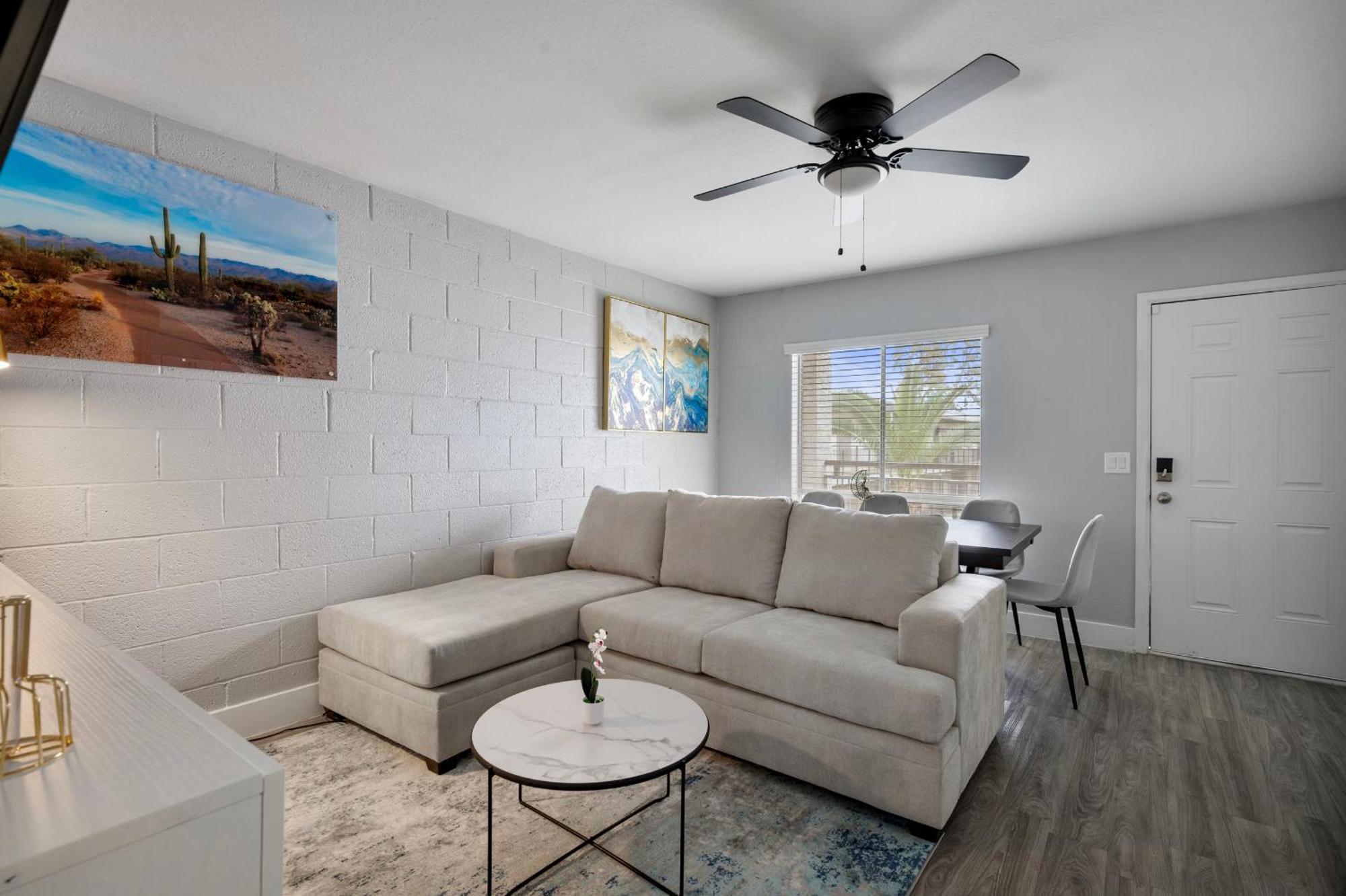 Cozy Modern 2b2b With Free Parking *