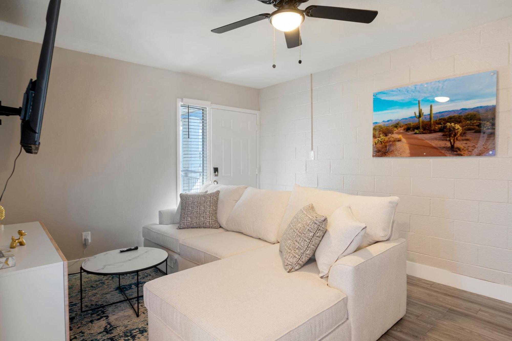 Apartment Modern 1b1b Escape With Free Parking Scottsdale
