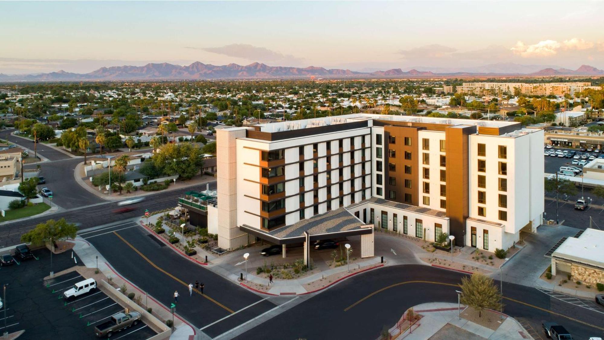 Senna House Scottsdale, Curio Collection By Hilton