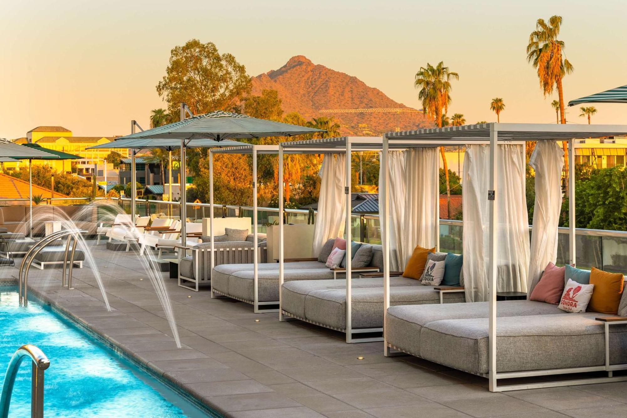 Hotel Senna House Scottsdale, Curio Collection By Hilton