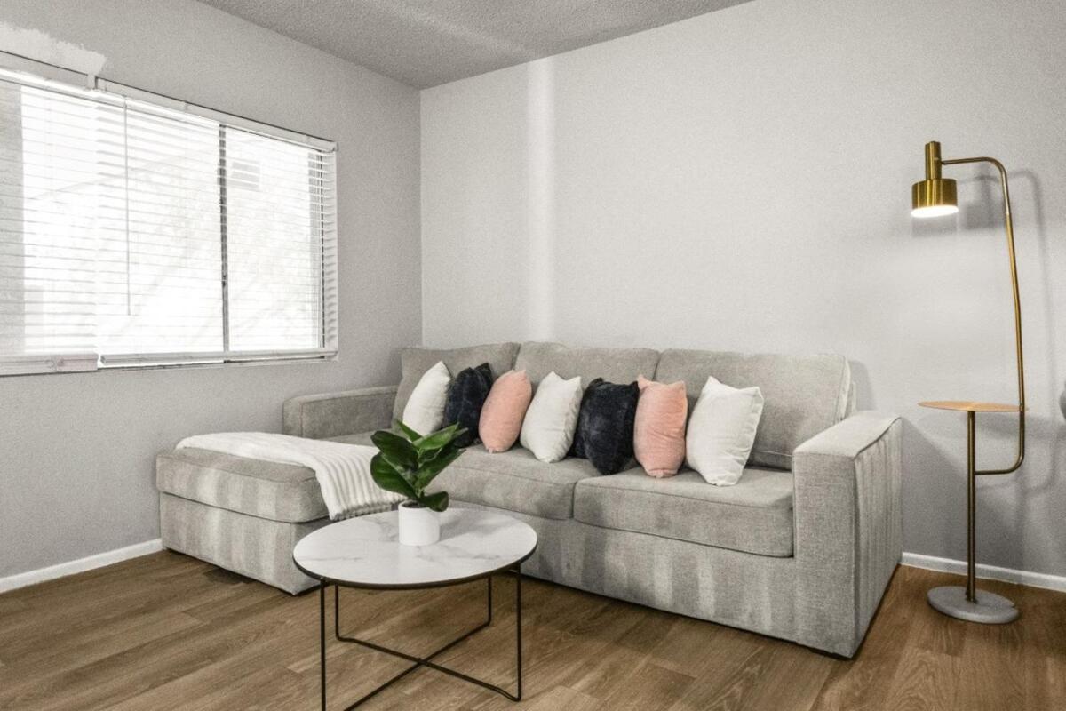 Trendy 2b1b Oasis In Old Town Scottsdale