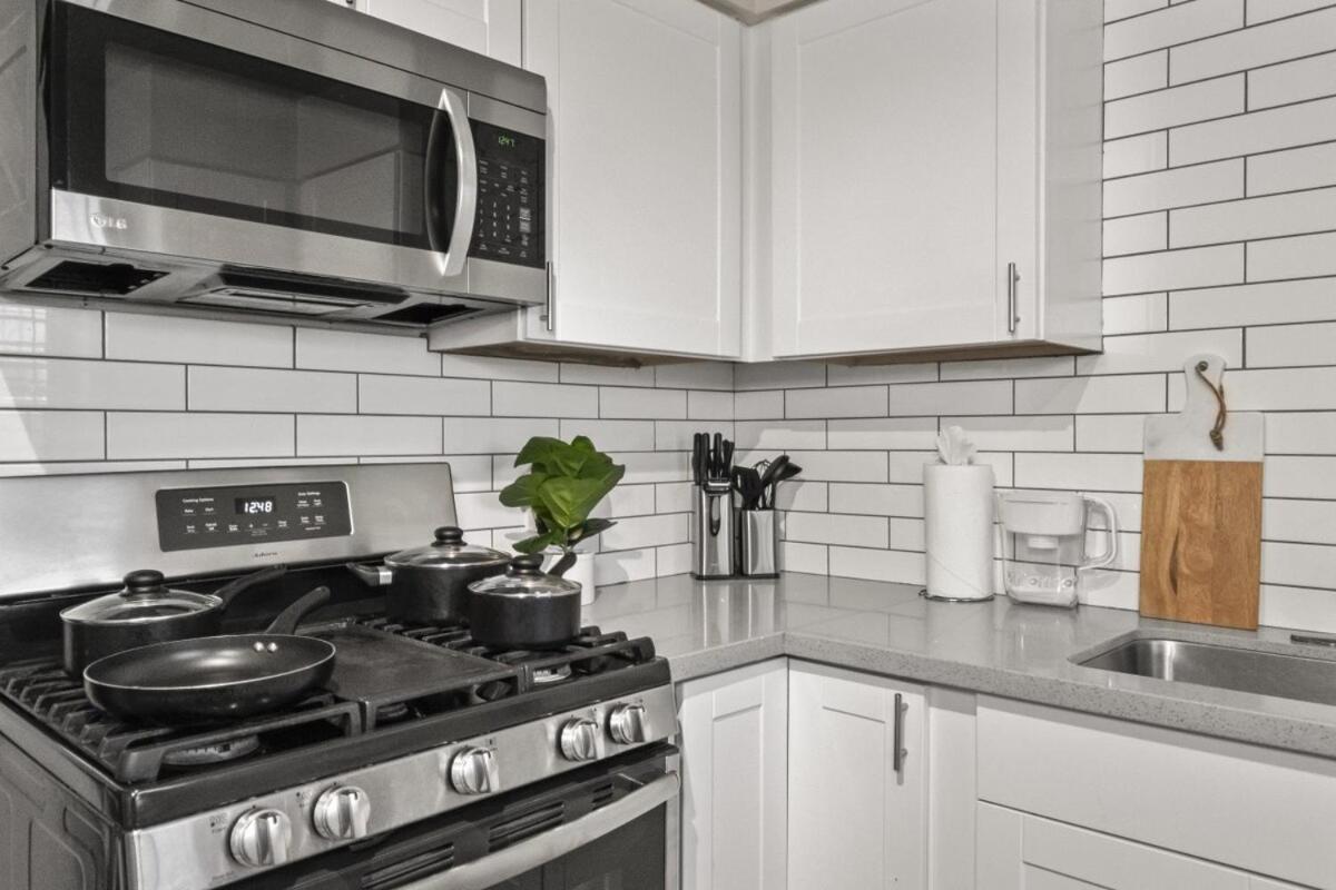 Apartment Trendy 2b1b Oasis In Old Town