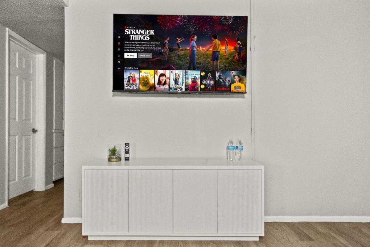 Trendy 2b1b Oasis In Old Town Apartment *