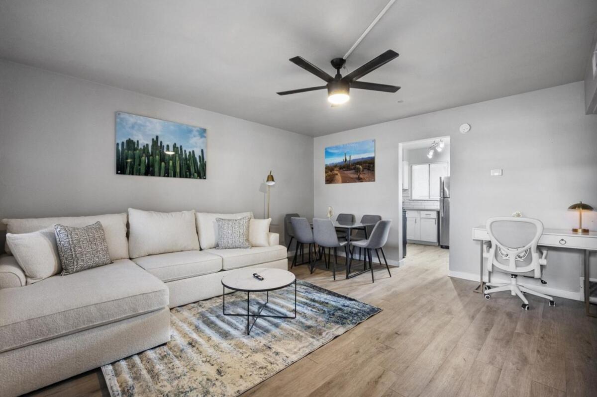 Trendy 2b1b Oasis In Old Town
