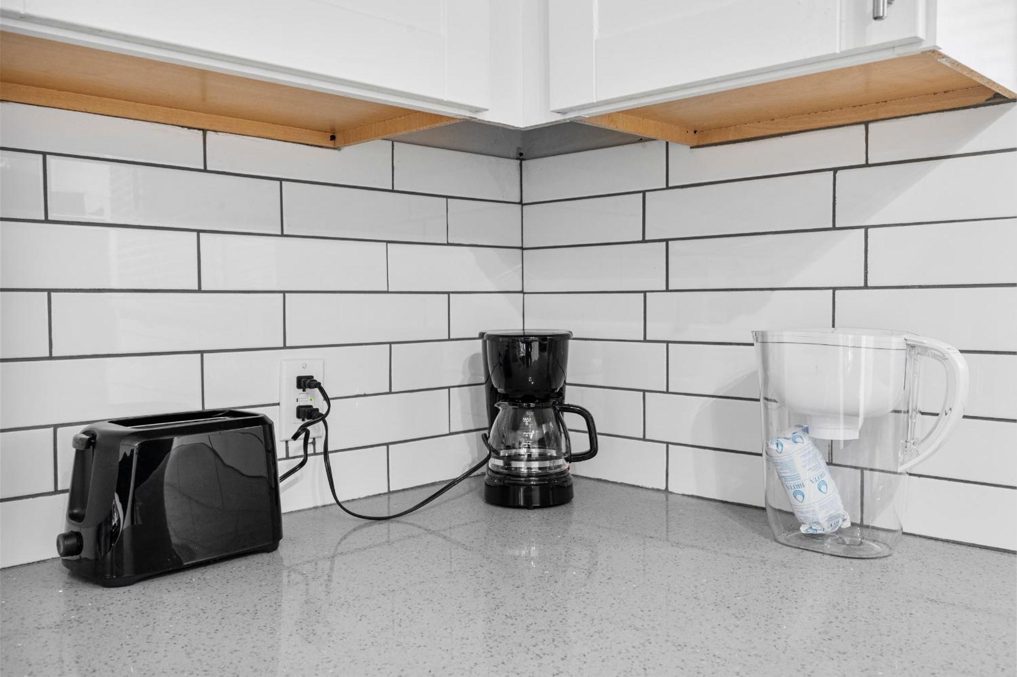Trendy 2b1b Oasis In Old Town Apartment *