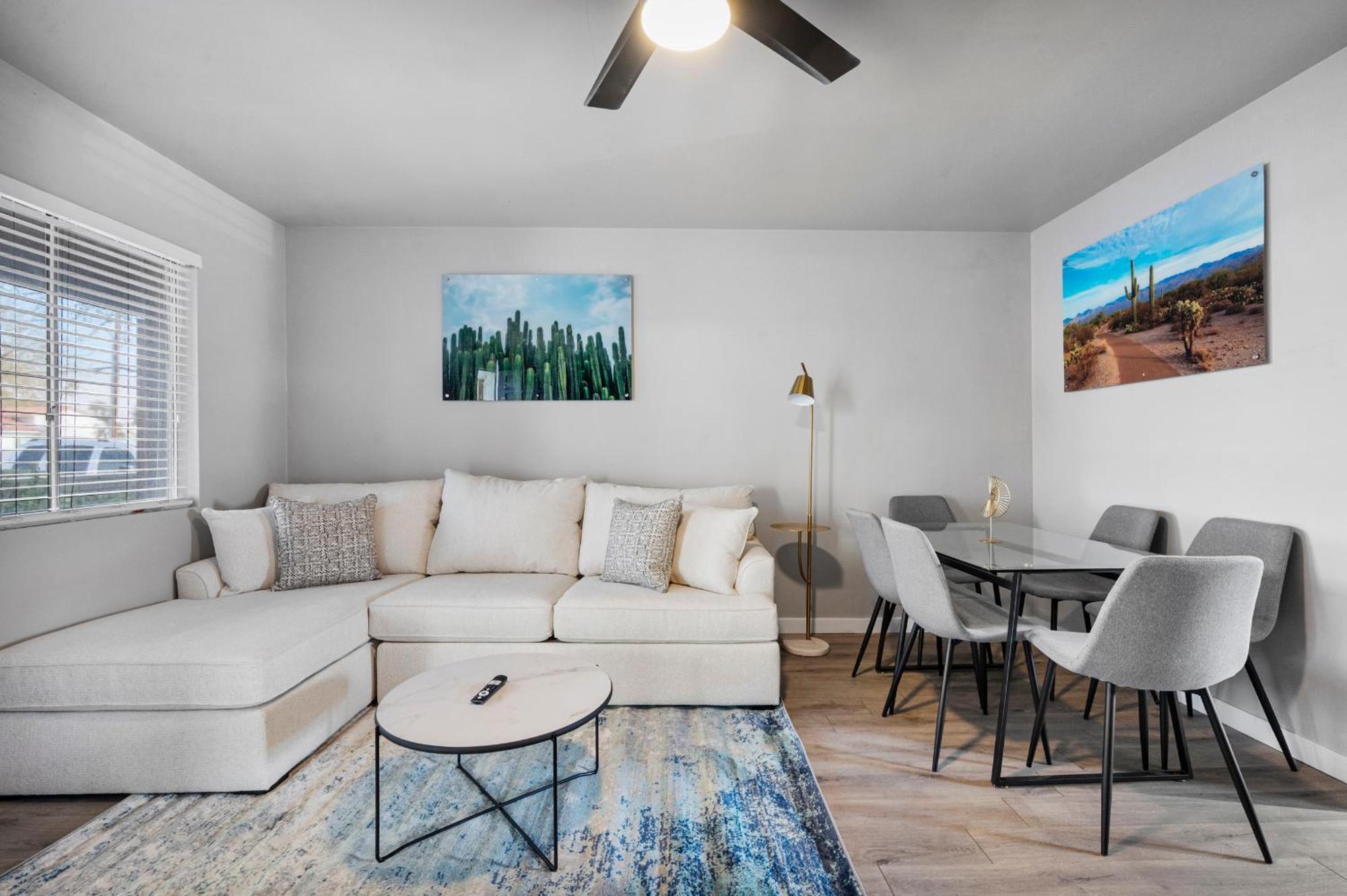 Chic 2b1b Hideaway In Old Town