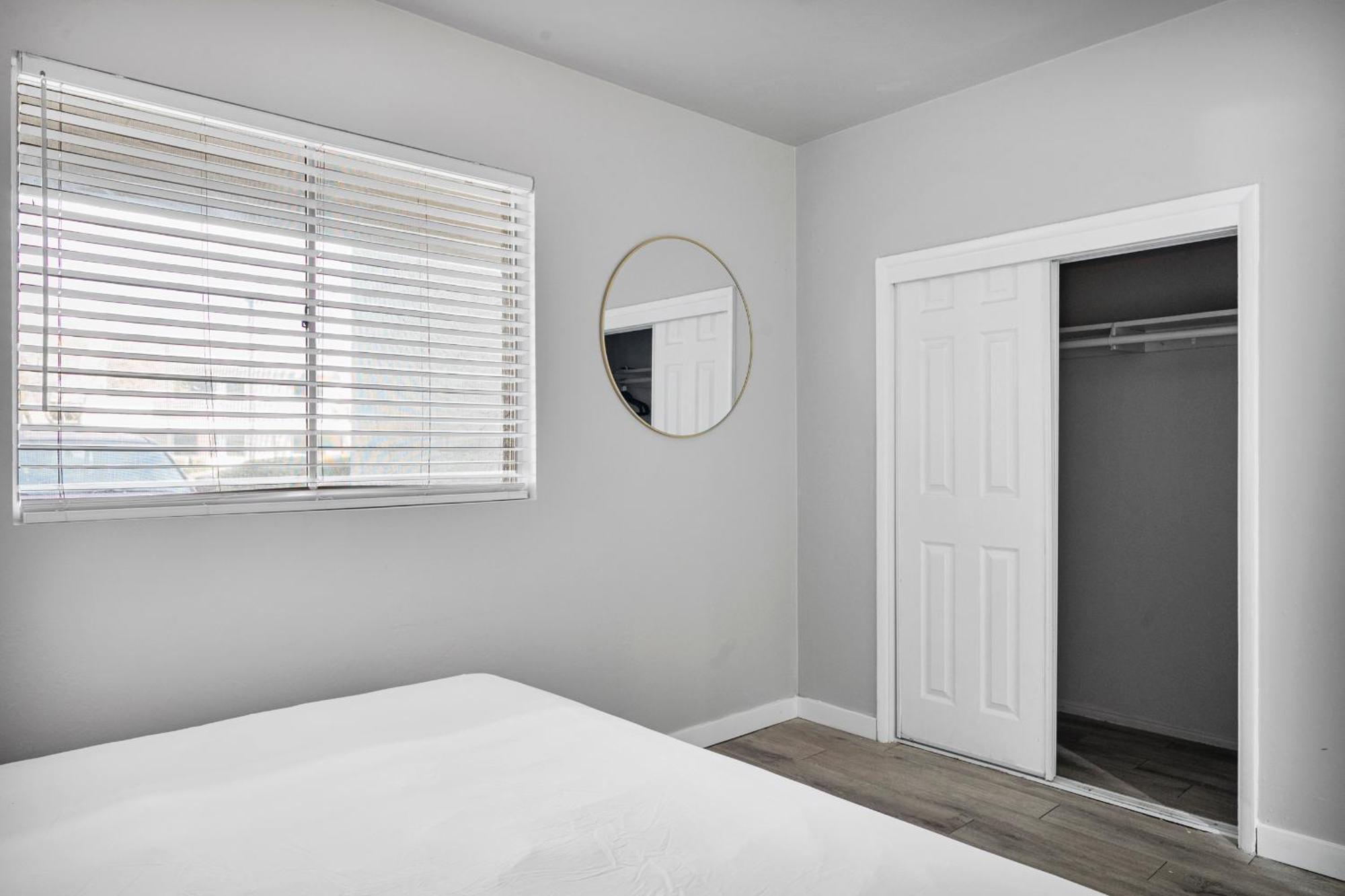 Chic 2b1b Hideaway In Old Town Apartment *