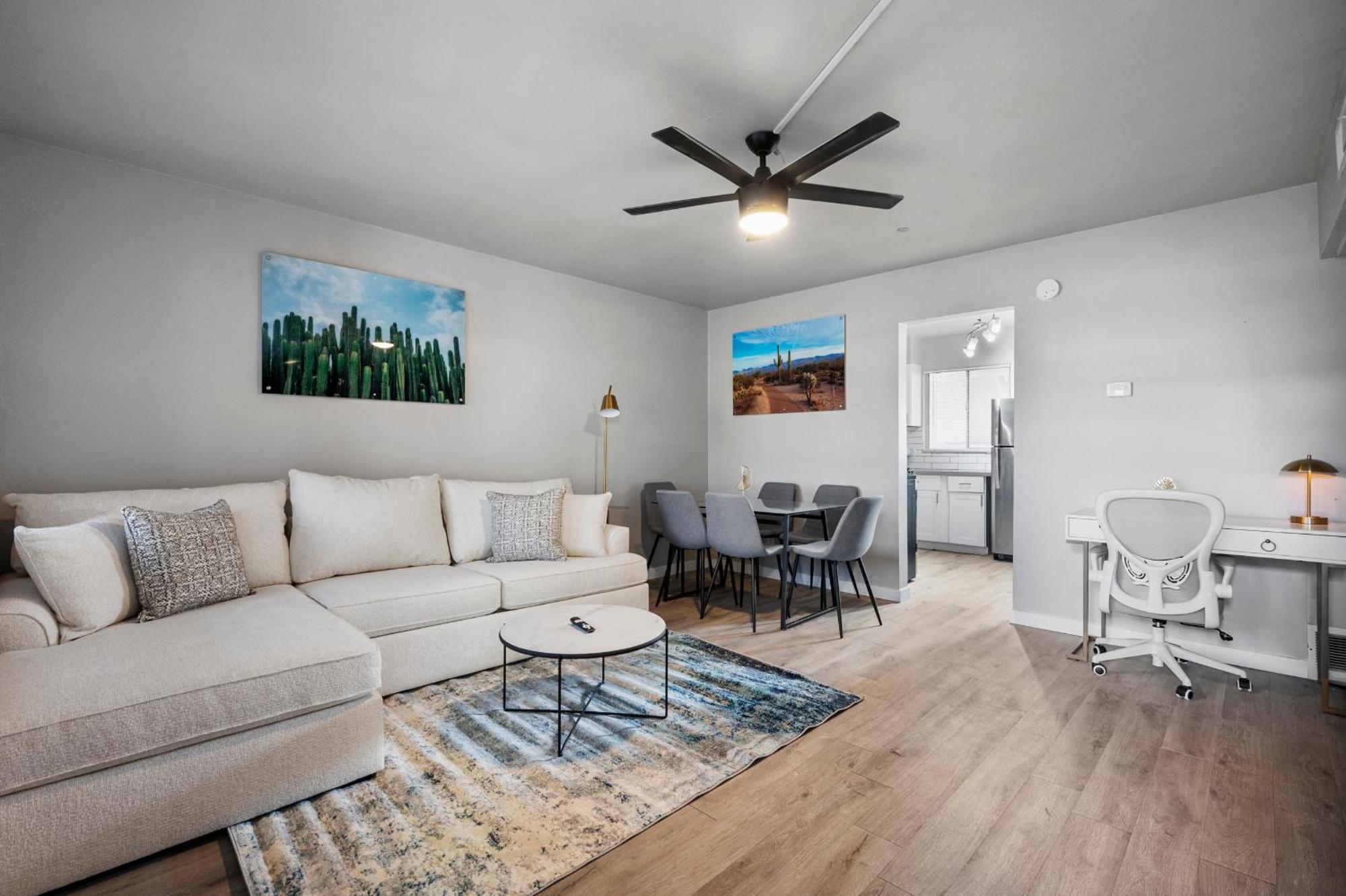 Chic 2b1b Hideaway In Old Town Apartment *