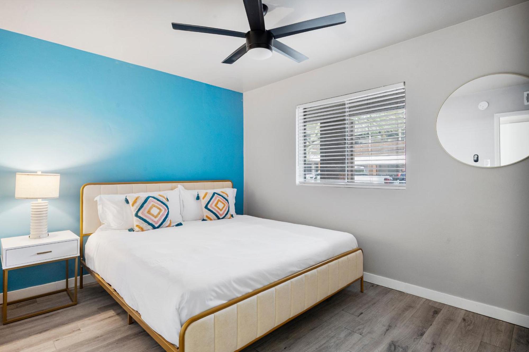 Chic 2b1b Hideaway In Old Town *
