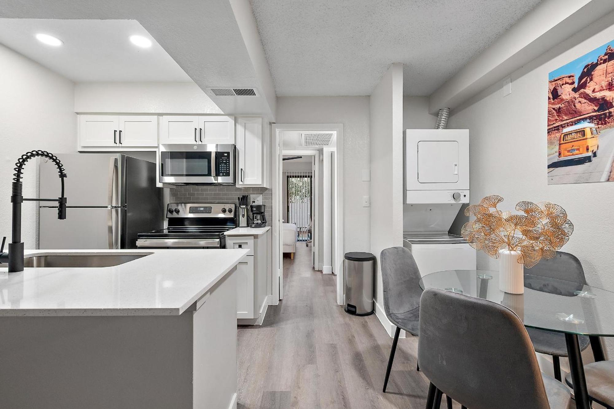 Apartment Modern 1-bedroom Escape With Free Parking *