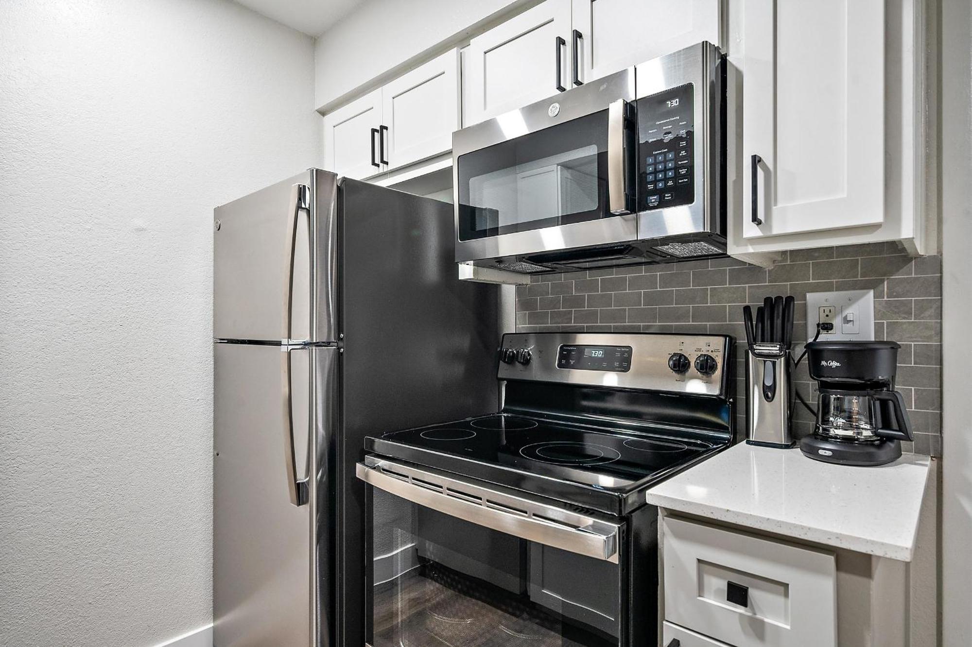 Apartment Modern 1-bedroom Escape With Free Parking