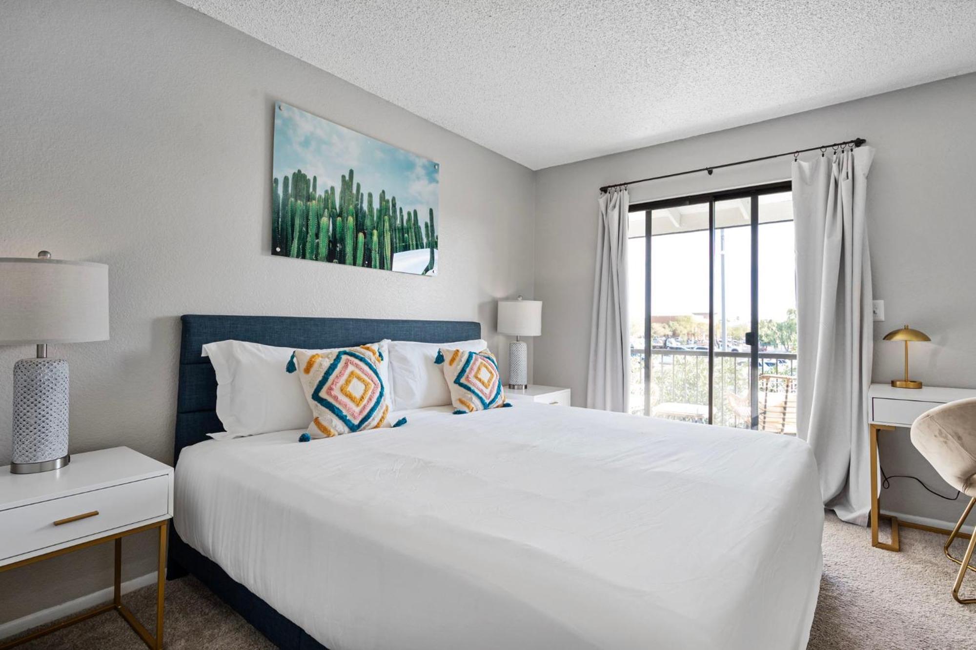 Apartment Modern 1b1b With Free Parking