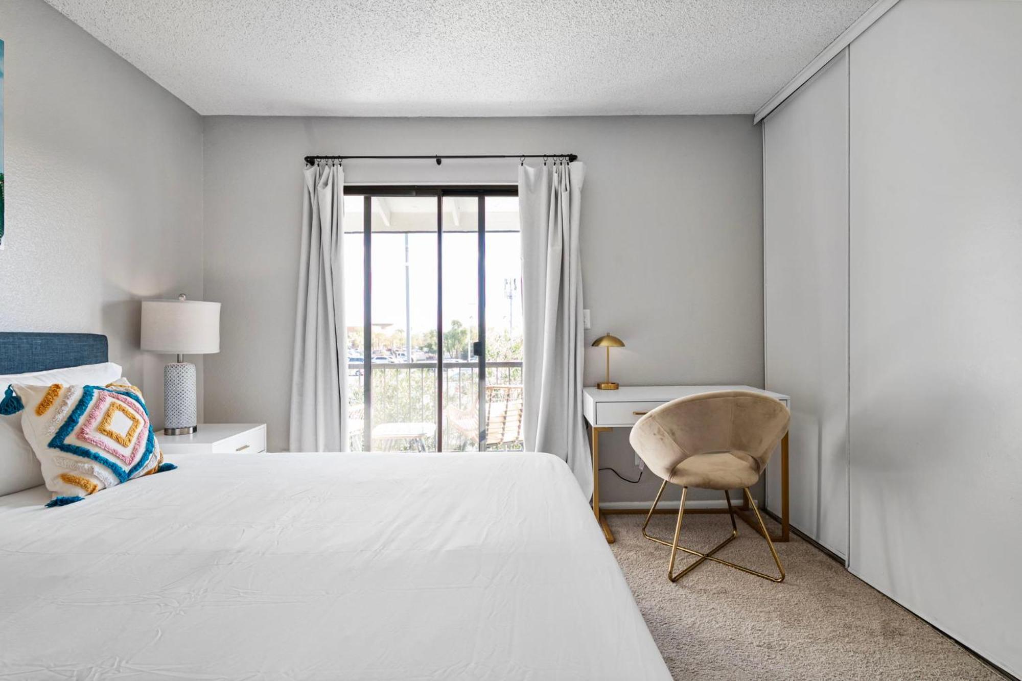 Modern 1b1b With Free Parking Apartment Scottsdale
