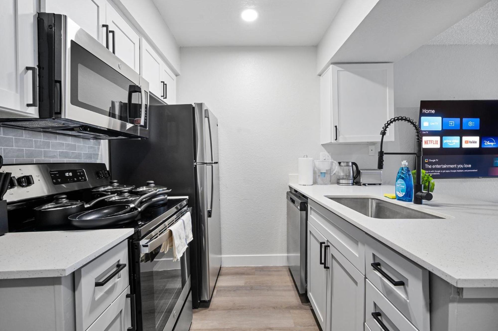 Luxurious 1b1b With Free Parking Apartment Scottsdale