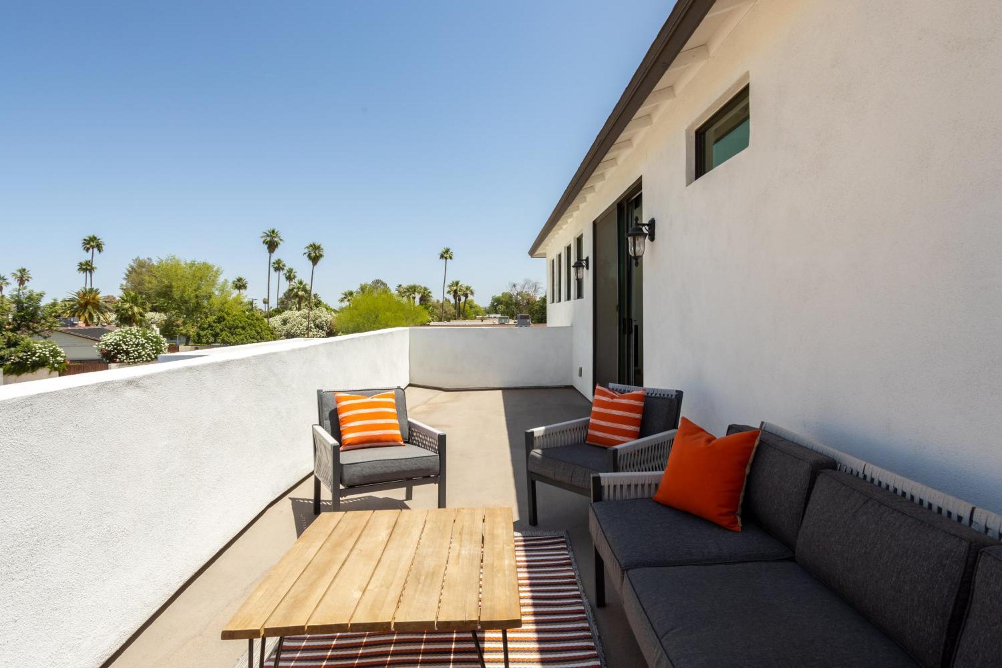 Holiday home Desert Sky Luxury Pool & Walk To Old Town! *