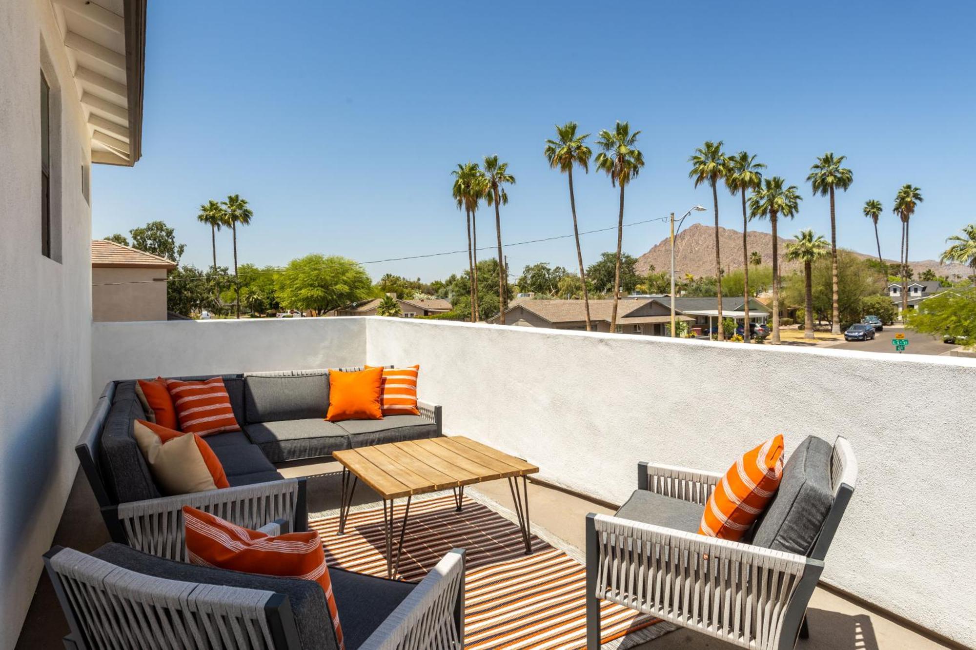 Holiday home Desert Sky Luxury Pool & Walk To Old Town! *