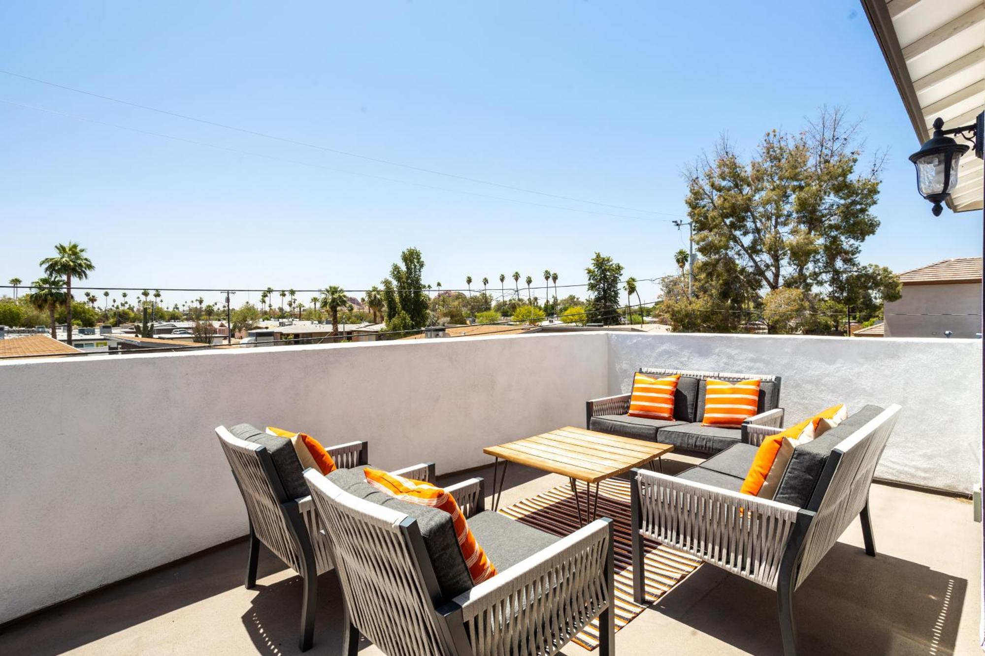 Holiday home Desert Sky Luxury Pool & Walk To Old Town! *