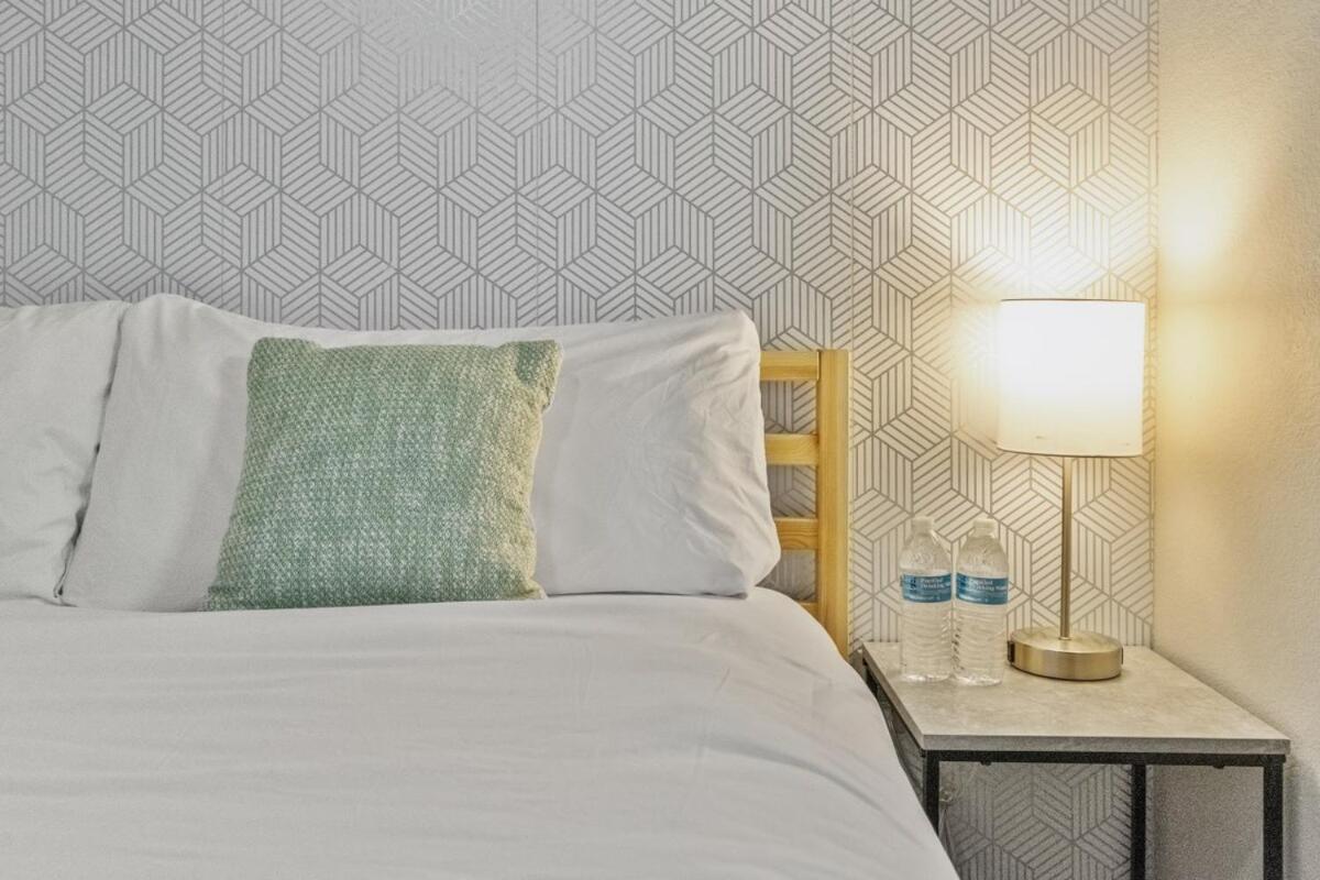 Cozy & Stylish 1b1b Oasis In Old Town Apartment *