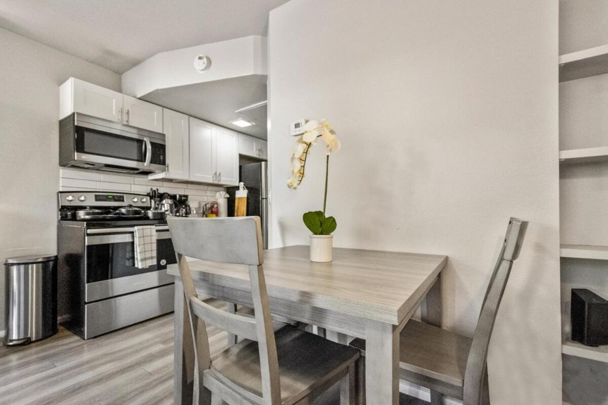 Apartment Cozy & Stylish 1b1b Oasis In Old Town