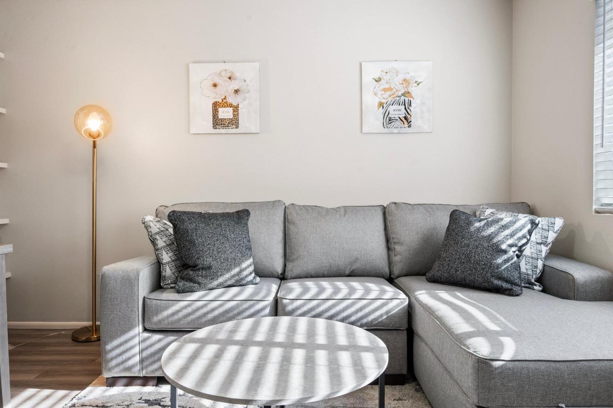 Apartment Cozy & Stylish 1b1b Oasis In Old Town
