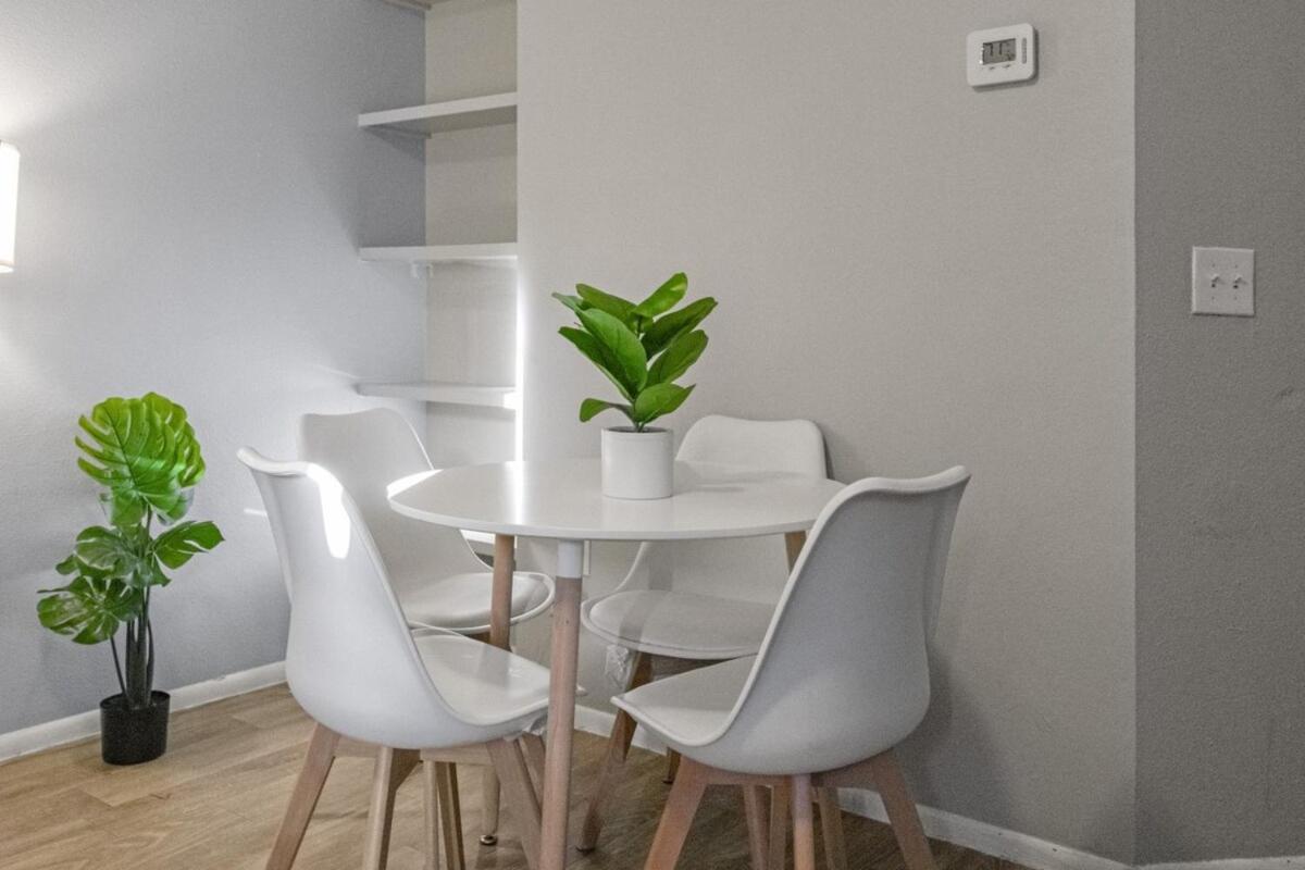 Modern 1b1b Hideaway In Old Town Apartment Scottsdale