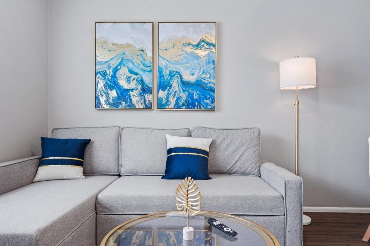 Apartment Modern 1b1b Hideaway In Old Town