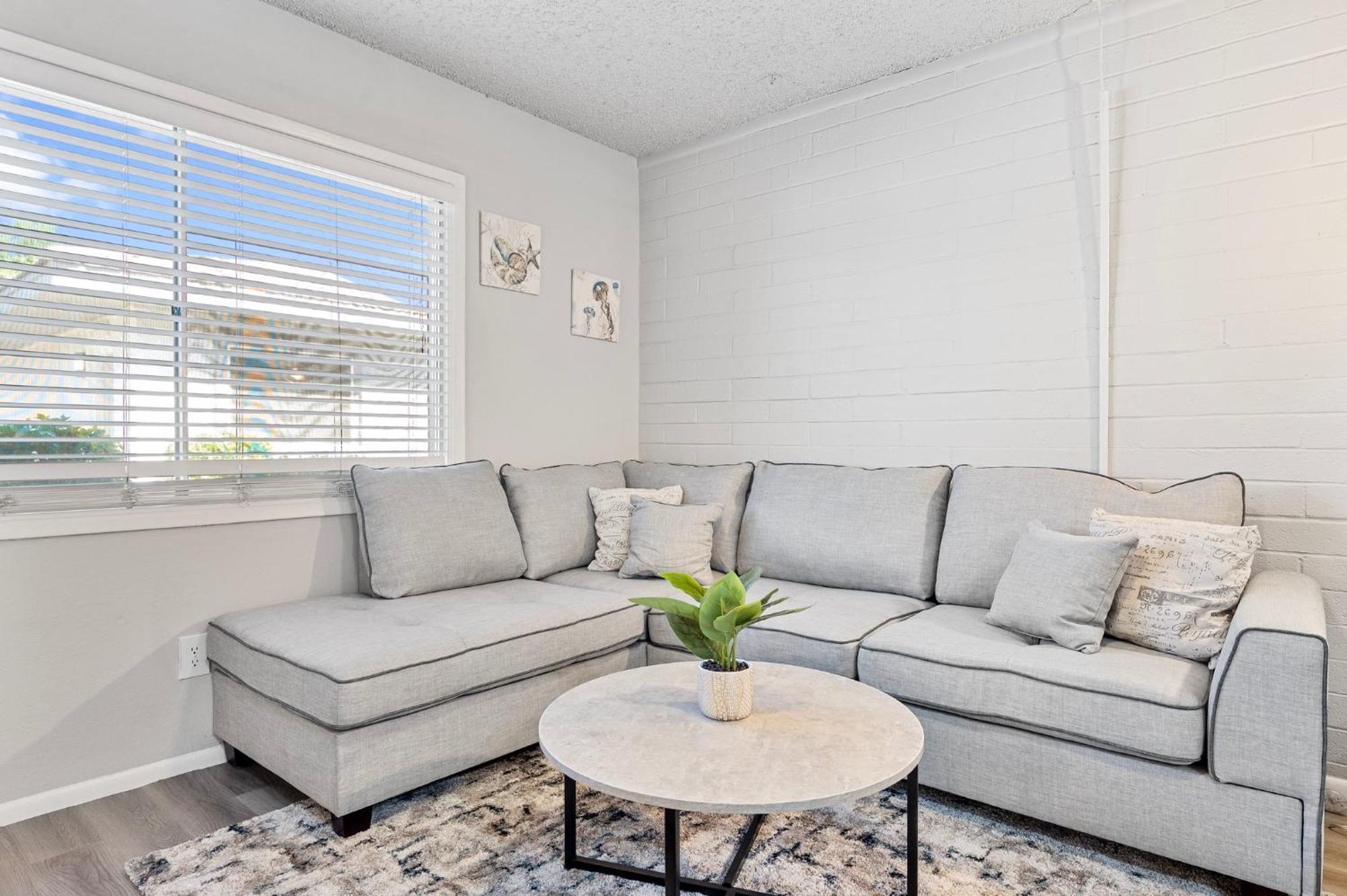 Apartment Modern 1b1b Oasis In Old Town Scottsdale