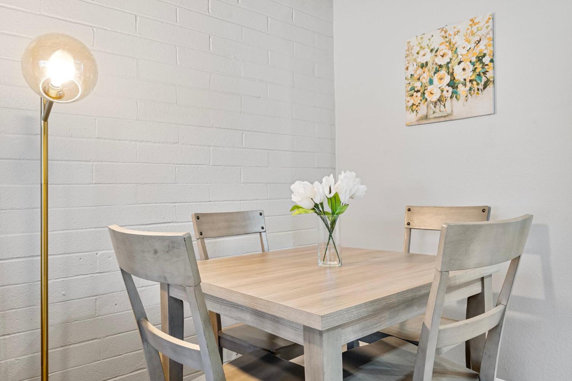 Apartment Modern 1b1b Oasis In Old Town *