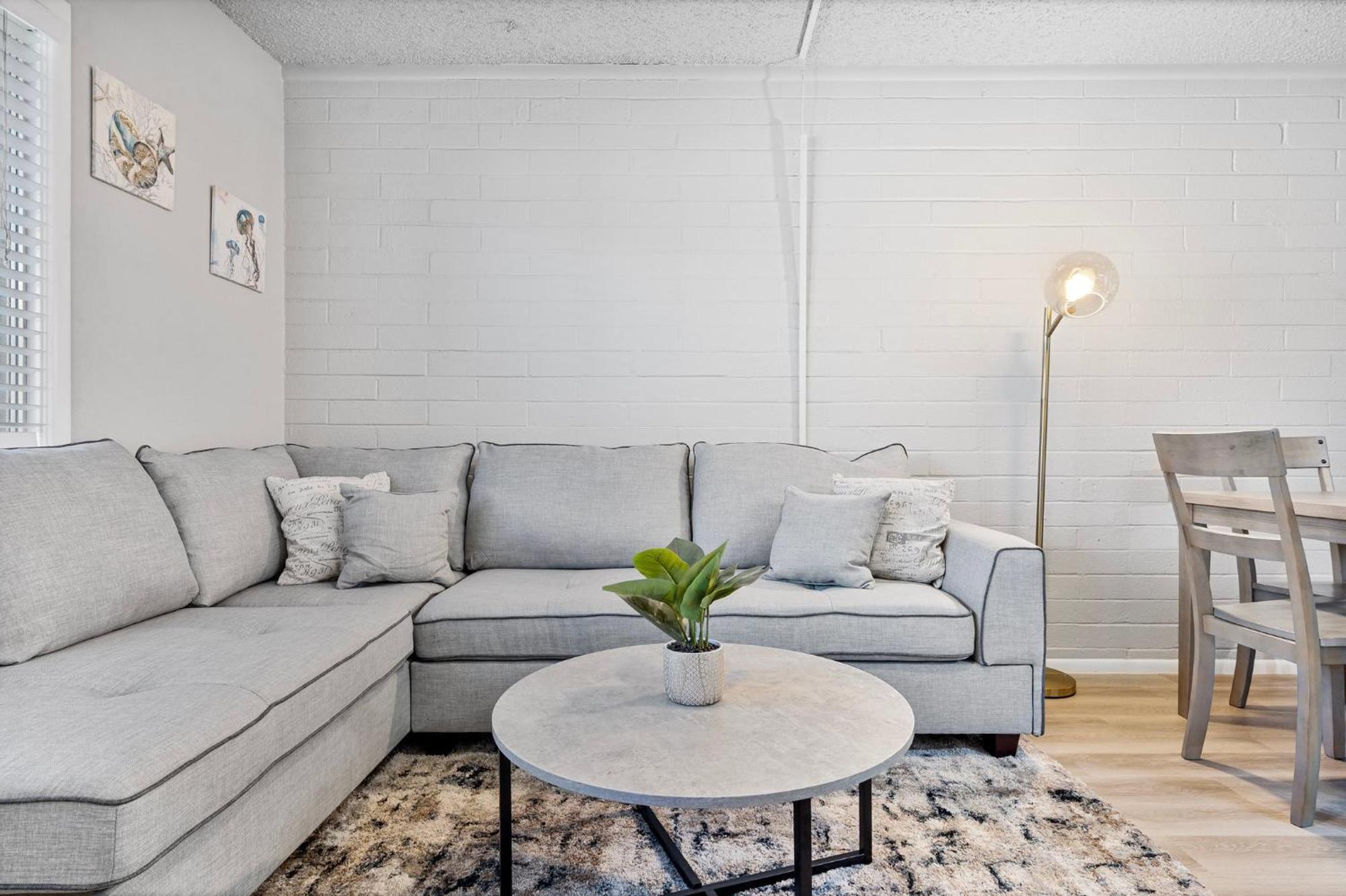 Modern 1b1b Oasis In Old Town *