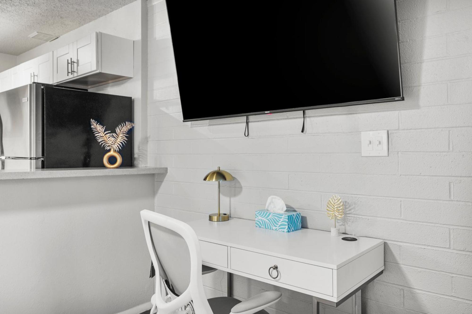 Trendy 1b1b Getaway In Old Town *