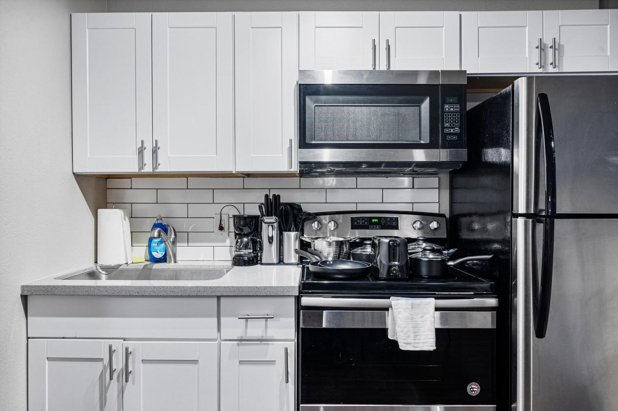 Apartment Trendy 1b1b Getaway In Old Town