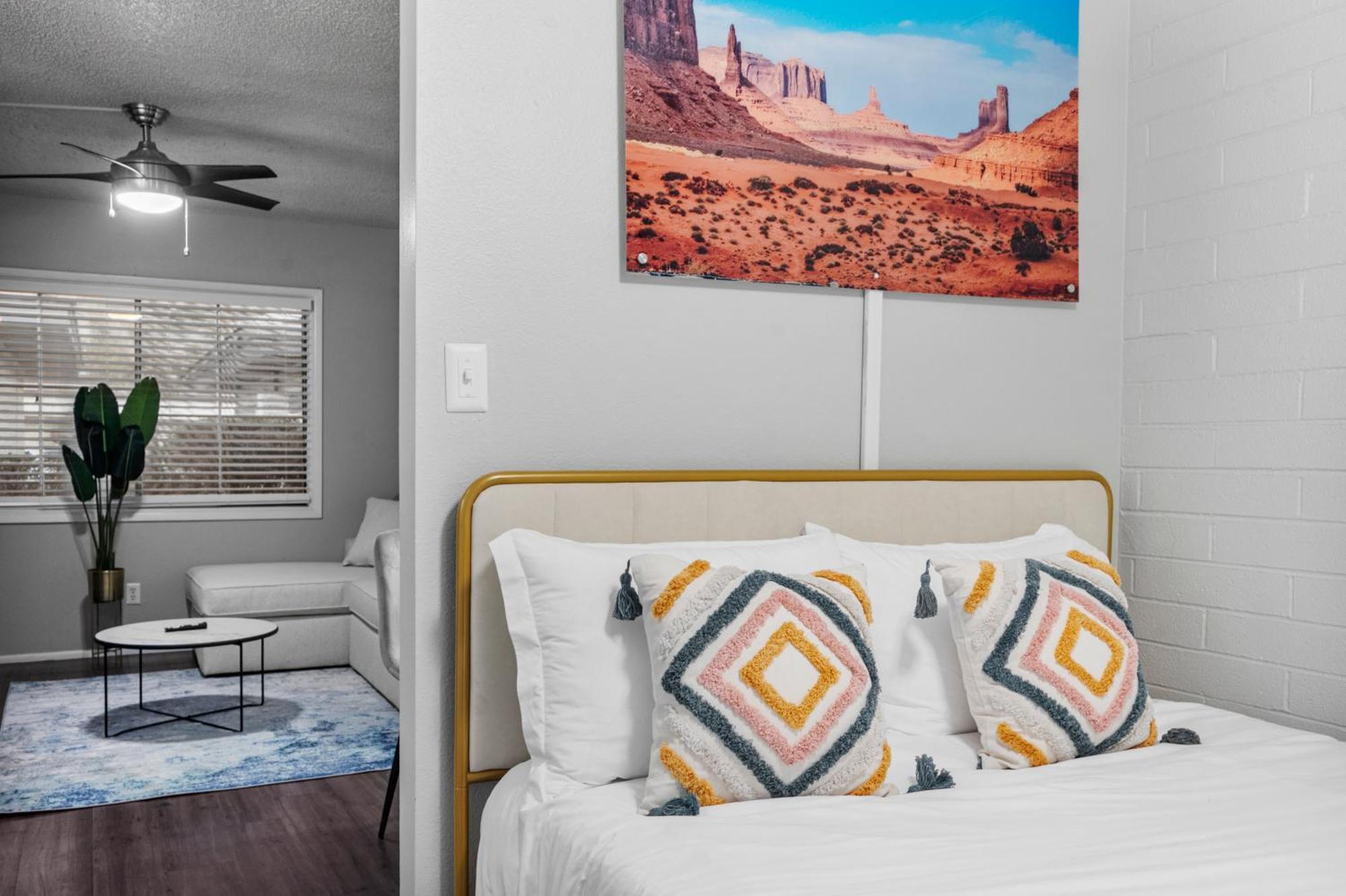 Apartment Trendy 1b1b Getaway In Old Town Scottsdale