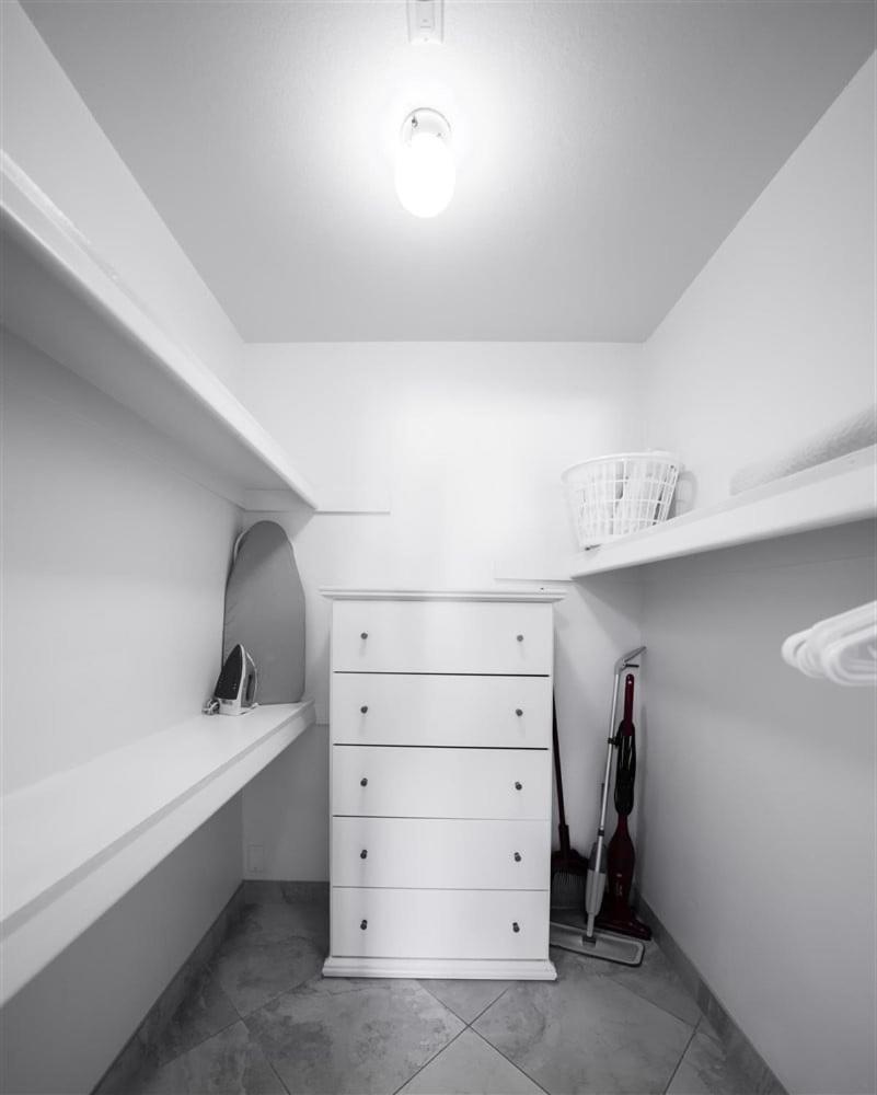 129 Fully Furnished, Amenities Galore Apartment Scottsdale