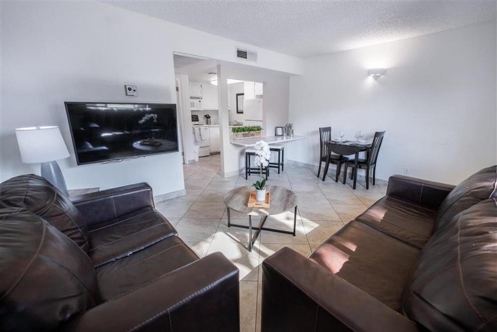 Apartment 202 Fully Furnished, Wifi Included Scottsdale