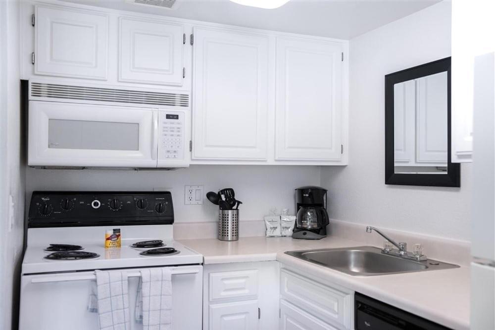 202 Fully Furnished, Wifi Included Apartment *