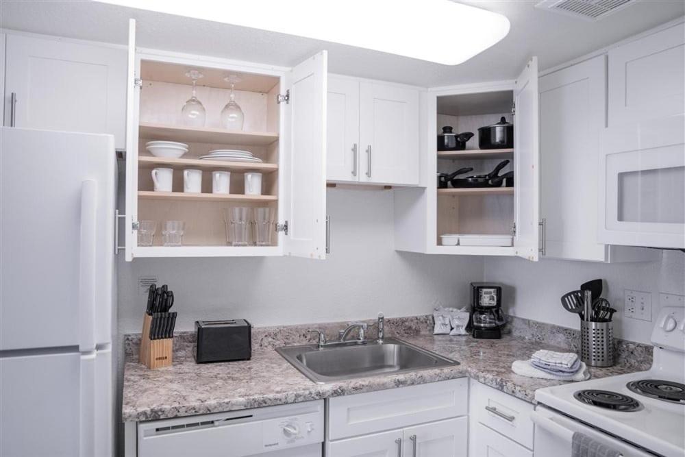 116 Fully Furnished 1br Suite-prime Location Apartment